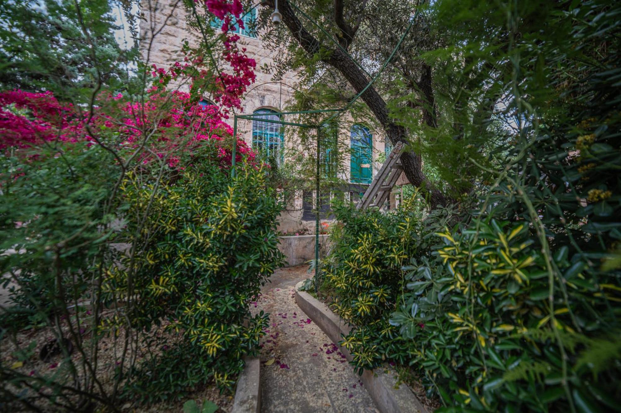 Central House With Beautiful Garden อัมมาน ภายนอก รูปภาพ